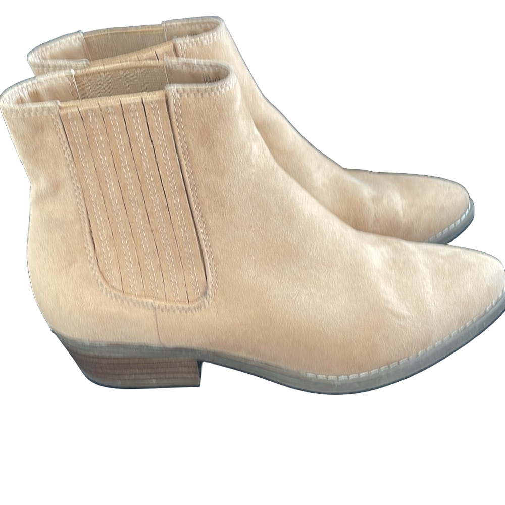 Universal Thread Tan Suede Ankle Boots size 7.5